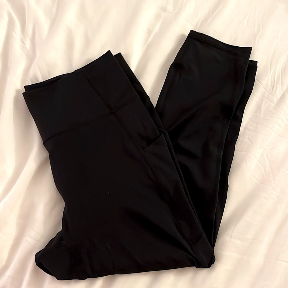 Fabletics PureLuxe cropped  Leggings. Black size M.